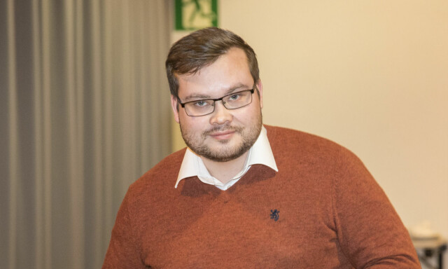 image: - Som å slå noen i magen og beklage at vedkommende fikk vondt